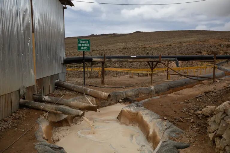 Un área de eliminación de relaves de óxido de calcio en la mina de oro a cielo abierto de Apumayo, en Chavina. Fotógrafo: Angela Ponce/Bloombergdfd