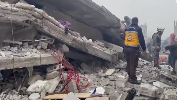En fotos: así se ve desde el cielo la destrucción que dejó terremoto en Turquíadfd