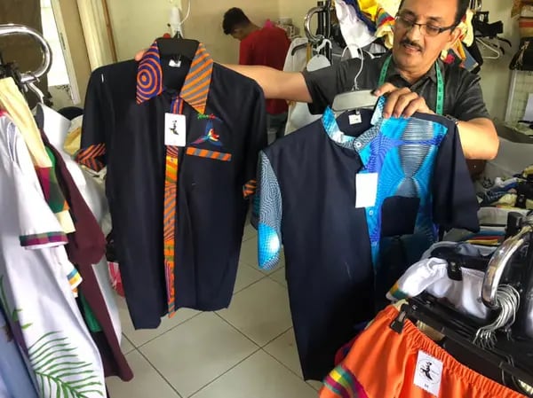 Un comercio de ropa hondureña en Villanueva, al norte del país.