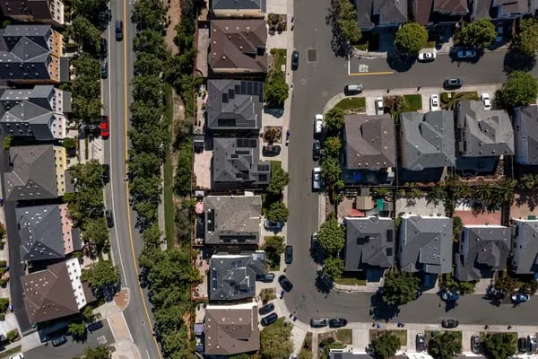 Tipos hipotecarios en EE.UU. caen bruscamente y revitalizan la demanda de vivienda