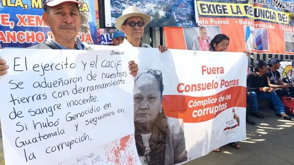 Guatemala: sigue presión para renuncia de fiscales señalados de corrupcióndfd