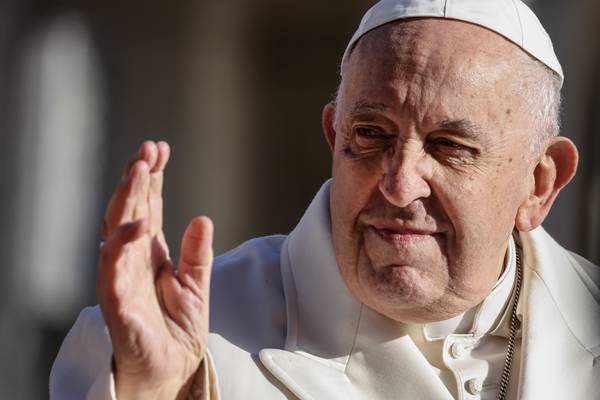 Papa Francisco está mejor de salud y podría ser dado de alta en unos días: Vaticanodfd