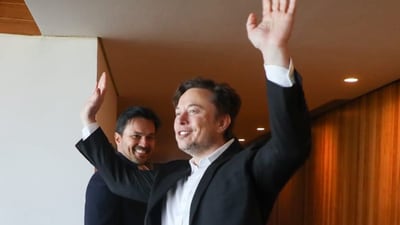 Exclusivo: CEOs y estudiantes de tecnología, el paso relámpago de Musk por Brasildfd