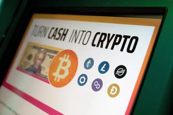 El mercado de las criptomonedas está repuntando gracias en gran parte a la aprobación por parte de los reguladores estadounidenses en enero de fondos cotizados en bolsa de Bitcoin spot.