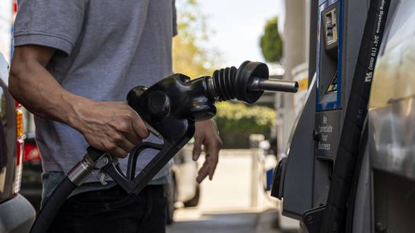 Imparable alza a precios de gasolinas se suma a un aumento en el costo del pasajedfd