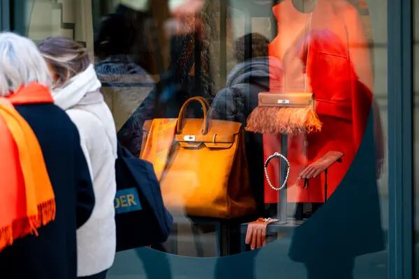 Hermès desafia desaceleração do mercado de luxo e de pares como LVMHdfd