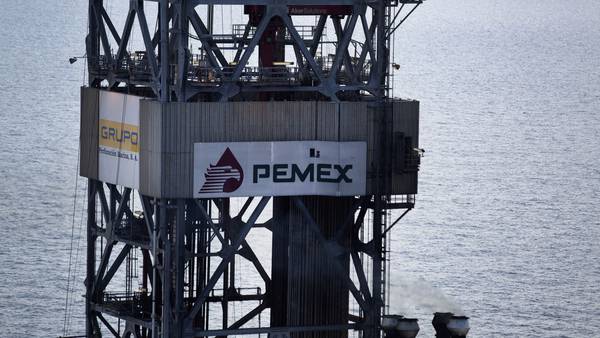 Pemex fracasa en su meta de producción pese a ocho recortes del objetivodfd