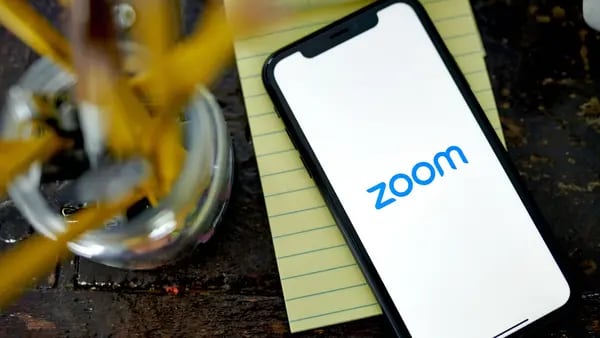 Zoom mejora su pronóstico de ganancias: sus planes van más allá de las videollamadasdfd