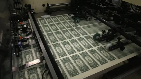 El dinero está evolucionando y el dólar debe mantenerse al díadfd