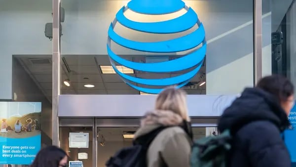 AT&T supera las estimaciones de ganancias gracias al aumento de abonados a la telefonía móvildfd