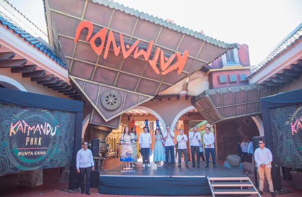 El mandatario Luis Abinader participó en un evento para anunciar la apertura del parque temático Katmandu Park Punta Cana.