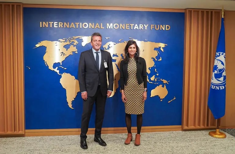 Sergio Massa y Gita Gopinath, subdirectora gerente del FMIdfd