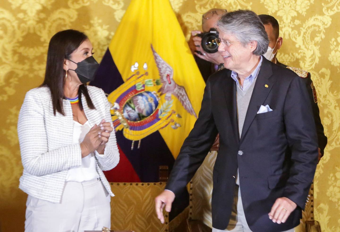 Hasta hace pocos meses, la relación entre el Ejecutivo y el Parlamento era menos tensa. En la foto, el presidente Guillermo Lasso con la titular de la Asamblea, Guadalupe Llori.