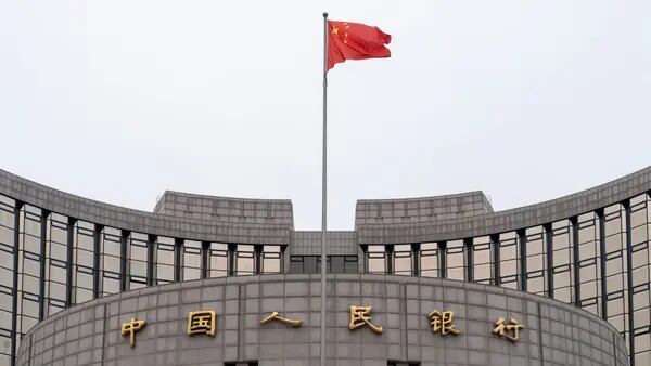 China afrouxa câmbio e yuan sofre pior depreciação em dois mesesdfd