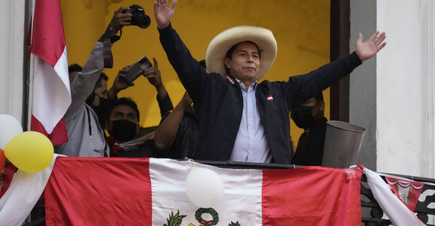 Pedro Castillo se enfrenta a una fuerte crisis política