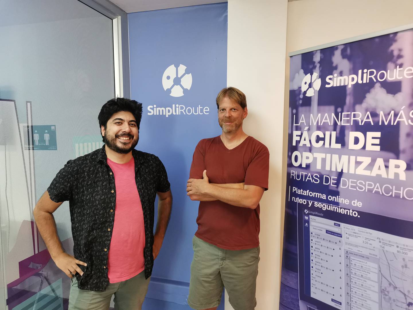 Álvaro Echeverría y Eyal Shats son fundadores de la startup chilena SimpliRoute. Foto: SimpliRoutedfd