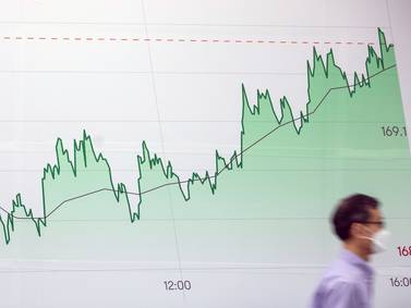 Las bolsas asiáticas caen y Wall Street frena su recuperacióndfd