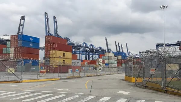 Movimiento de carga en contenedores por Panamá se reduce en 3.1%dfd