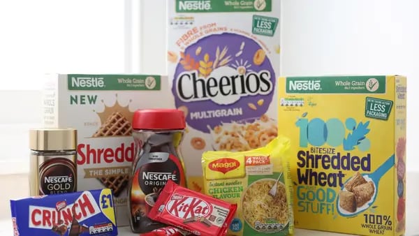 Nestlé y Danone intentan reconquistar a sus clientes mientras la inflación disminuyedfd