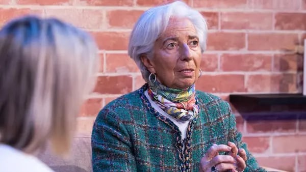 Lagarde diz ser provável corte de juros pelo BCE no meio do ano, mas reitera cauteladfd