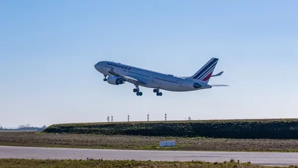 Air-France KLM prepara compra de aviones ante cambio de tendencia en los viajesdfd