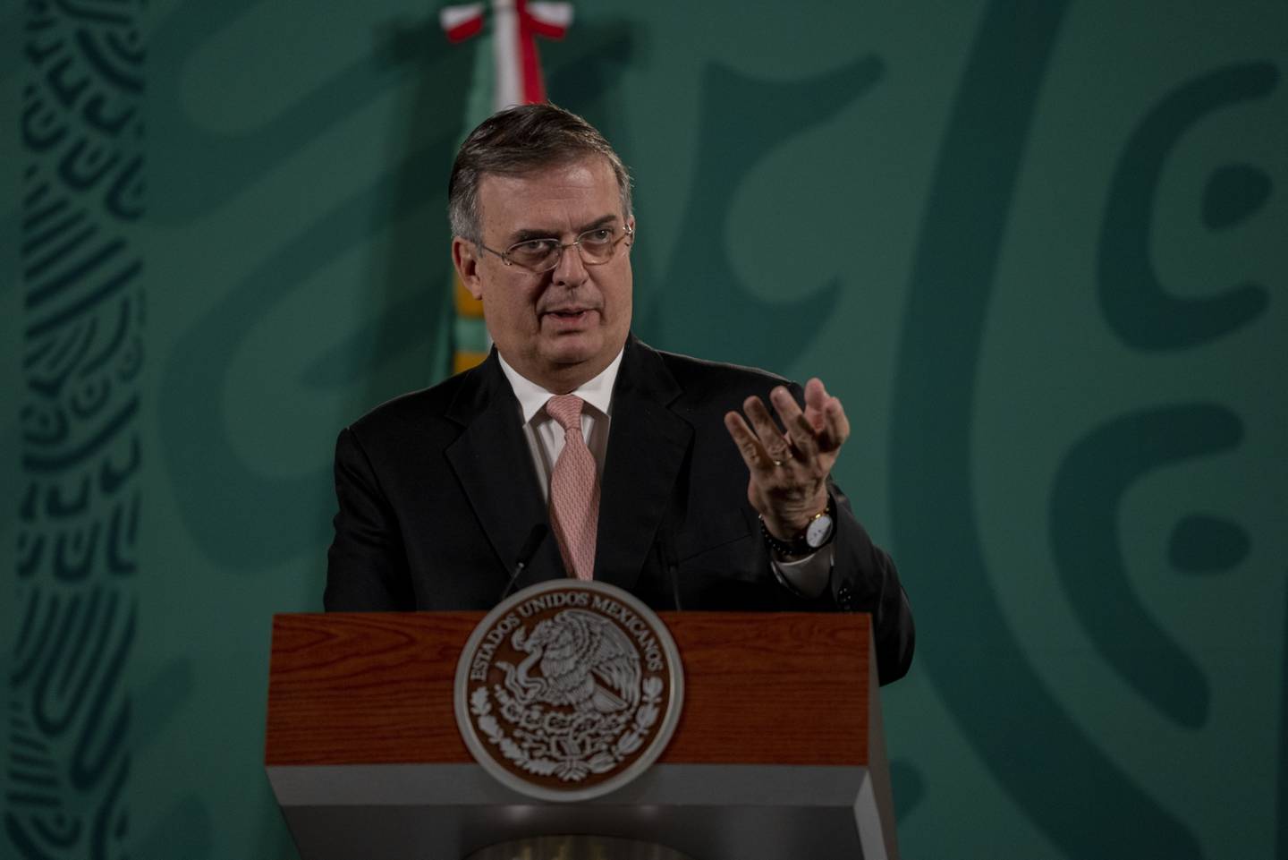 El funcionario habla durante una conferencia de prensa en la Ciudad de México el martes 19 de octubre de 2021.