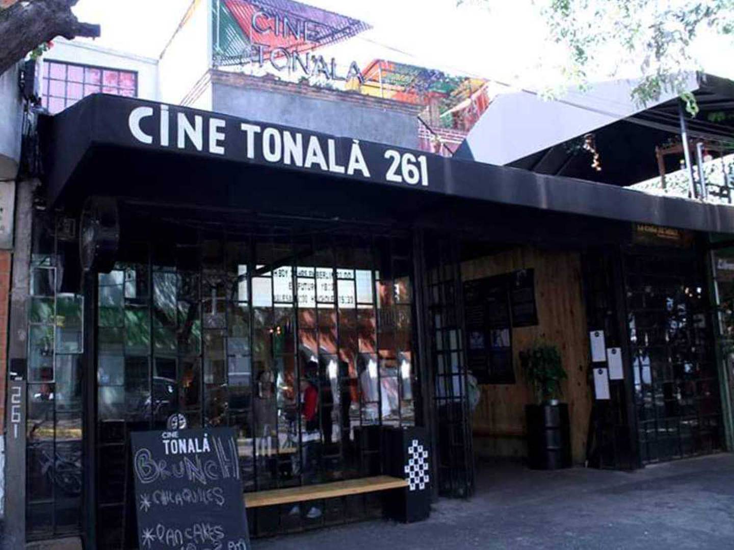 Fachada de Cine Tonalá, un establecimiento de cine independiente ubicado en una de las principales colonias de Ciudad de México. (Cortesía: Cine Tonalá/Facebook)dfd