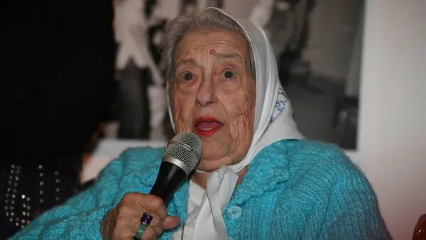 La presidenta de Madres de Plaza de Mayo falleció este domingo a los 93 años