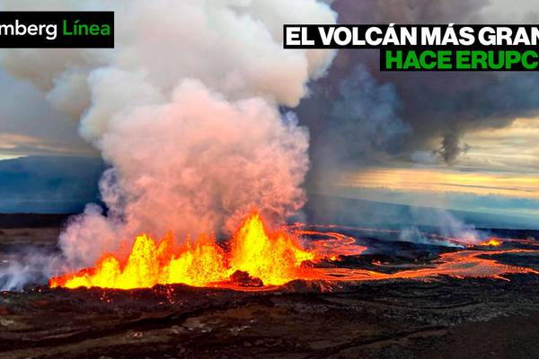 El volcán más grande del mundo hace erupción después de 38 añosdfd