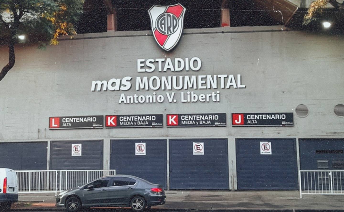 Puerta del estadio Más Monumental, del Club Atlético River Plate