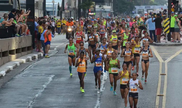 Corrida Internacional de São Silvestre, é realizada na avenida Paulista, região central da capital paulista, como a corrida de rua mais tradicional do paísdfd