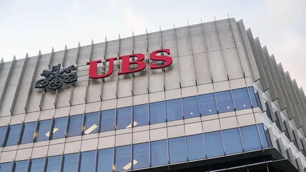 UBS planea despedir más de la mitad de la fuerza de trabajo de Credit Suissedfd