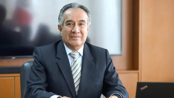 Renuncia presidente de Petroperú, Carlos Vives, a menos de 4 meses de asumir el cargodfd