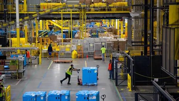 Amazon pierde a patrocinador de plan para eliminar emisiones de carbonodfd
