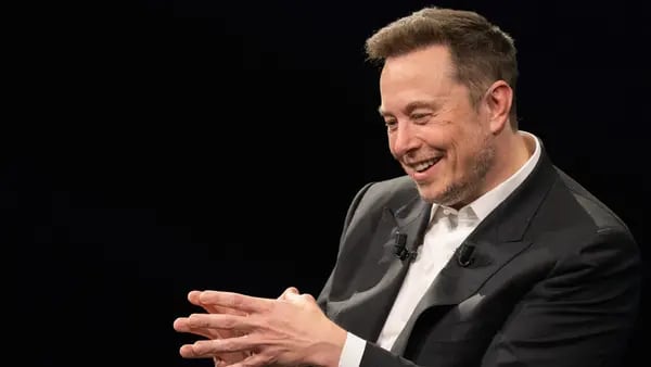 ¿Cuánto dinero tiene Elon Musk en 2024?dfd