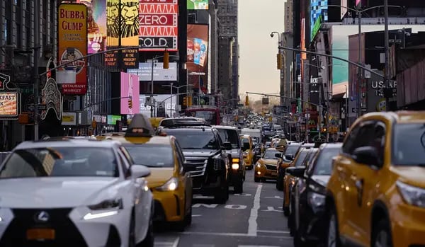 Trânsito na cidade de NY; Autoridade Metropolitana de Transportes irá revisar a proposta apresentada