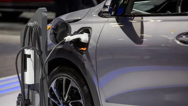 Senadores de EE.UU. logran acuerdo de créditos fiscales para autos eléctricosdfd