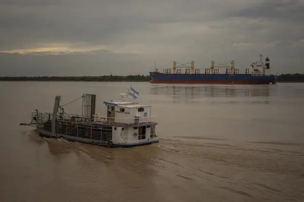 Argentina River Tax on Paraguay Sparks Backlash from Brazil, Uruguay and Boliviadfd