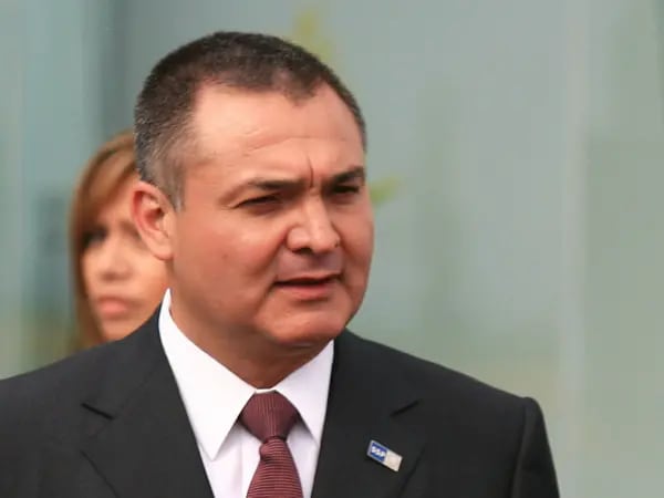 Estados Unidos alega que García Luna, quien fue secretario de Seguridad de Pública de México de 2006 a 2012, recaudó en secreto decenas de millones de dólares.