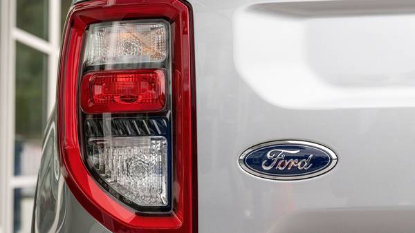 Ford llama a revisión 100.000 vehículos híbridos por riesgo de incendiodfd