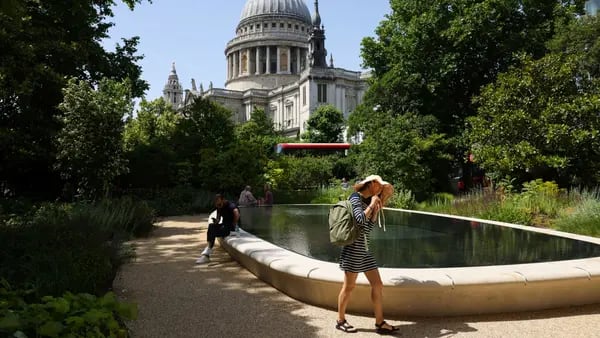 Pronostican temperaturas históricas de 40 grados esta semana en Londresdfd