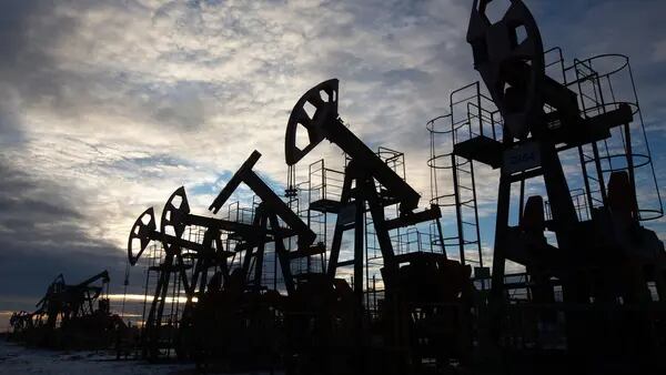 OPEP+ mantiene su plan de suministro, aunque la UE se plantee la prohibición a Rusiadfd