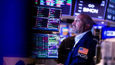 Morgan Stanley advierte que acciones de EE.UU. podrían caer hasta 22% másdfd