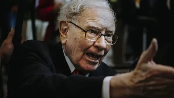 Buffett dice que los ejecutivos deben rendir cuentas por los bancos en quiebradfd