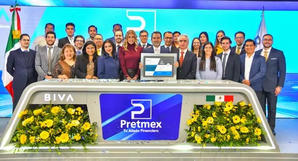 El 17 de enero se llevó acabo el timbrazo por la colocación de certificados bursátiles por un monto de MXN$200 millones de Pretmex en BIVA.