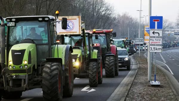 O que está por trás dos protestos de agricultores alemães, que bloquearam rodoviasdfd