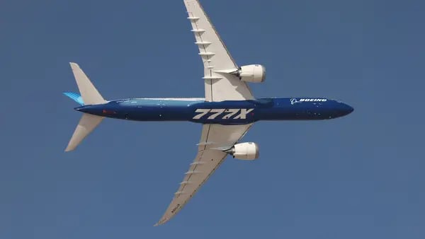 Novas encomendas da Boeing superam US$ 52 bilhões em feira de aviação de Dubaidfd