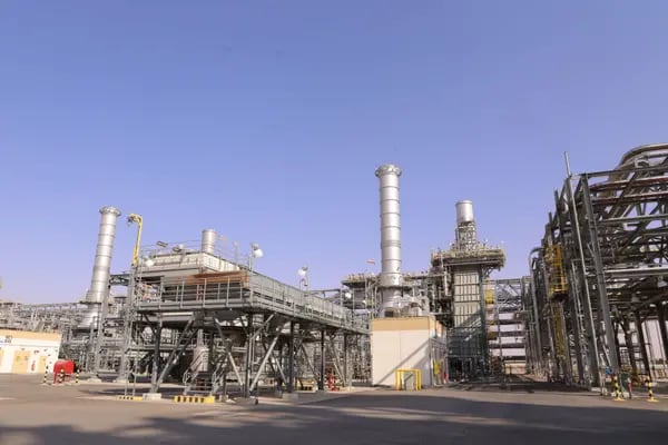 Instalaciones de procesamiento en el Departamento de Procesamiento de Khurais en el campo petrolífero de Khurais, Arabia Saudí, el lunes 28 de junio de 2021.
