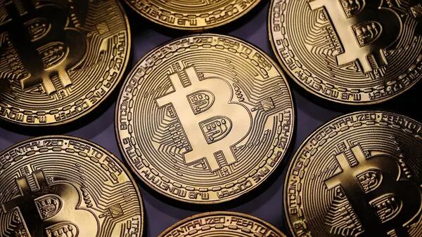 Bitcoin vai a US$ 44 mil e tem a maior disparada desde setembrodfd