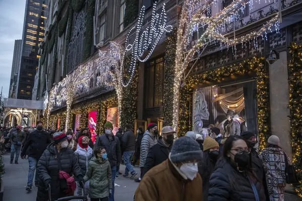 Las ventas navideñas en Estados Unidos aumentaron un 8,5% respecto al año pasado, ya que los consumidores gastaron más dinero en ropa, joyas y productos electrónicos, según un informe de Mastercard SpendingPulse.
